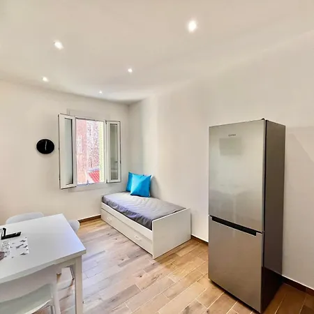 Daire Riviera One Bedroom Apartment In Central Menton *