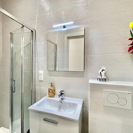 Riviera One Bedroom Apartment In Central Menton *